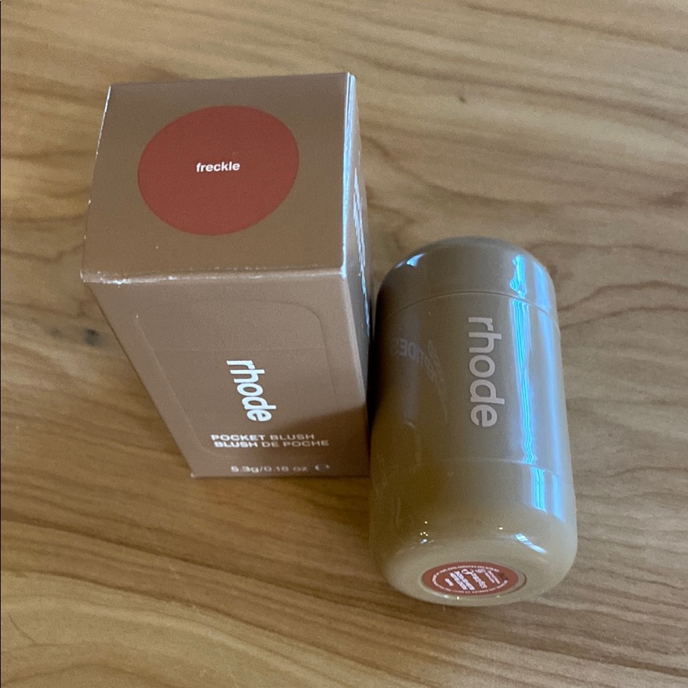 Rhode Pocket Blush in Freckle